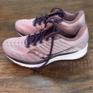 Saucony Ride 13 running shoes, women’s size 8.5, blush dusk. New